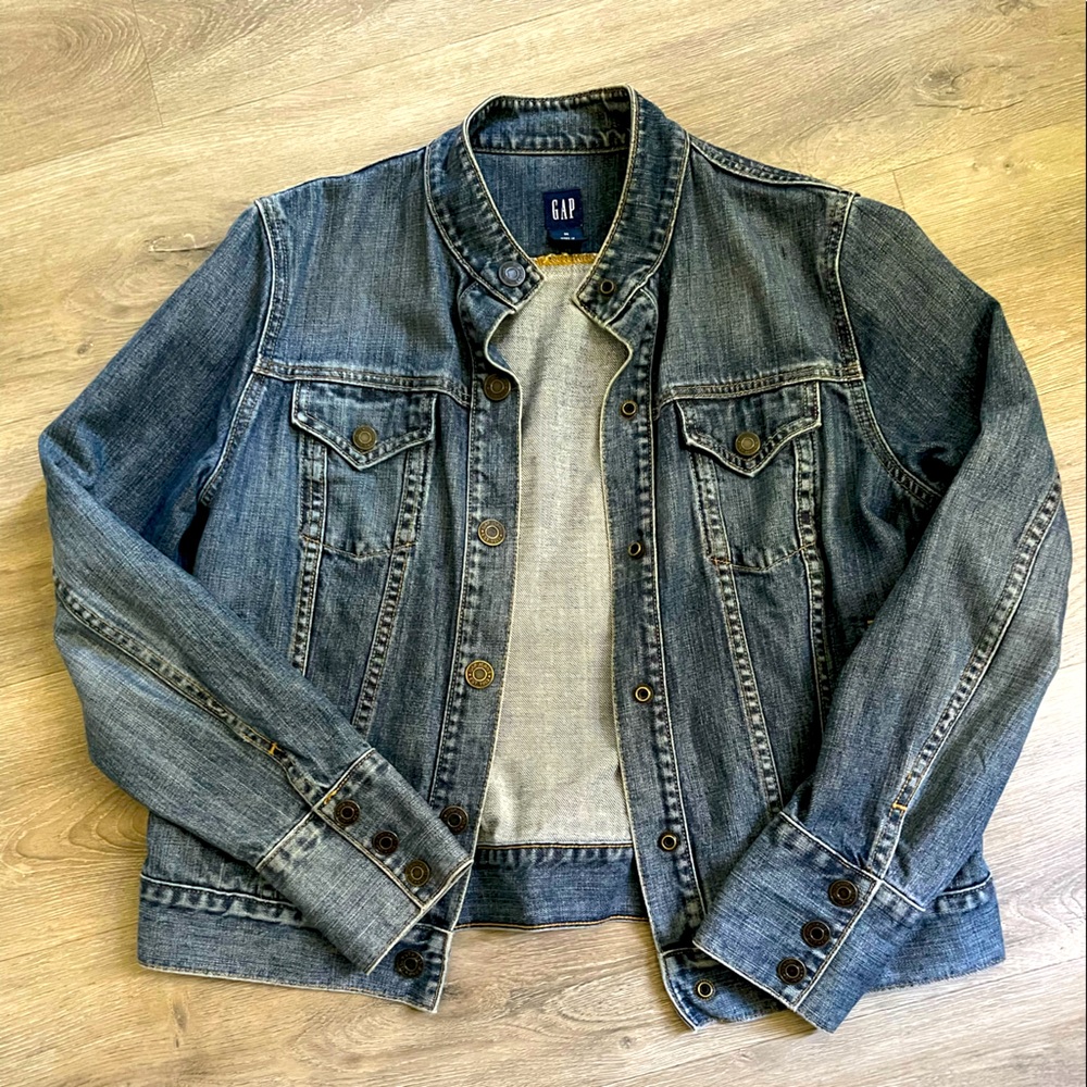 GAP Jean Jacket Size M